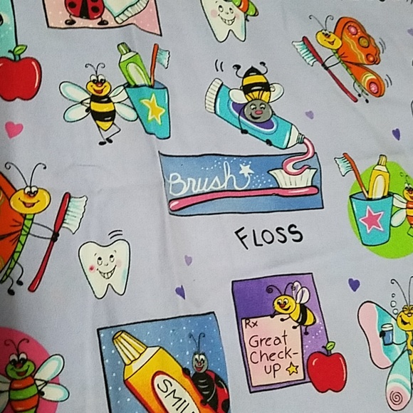 Scrub top - Picture 2 of 4